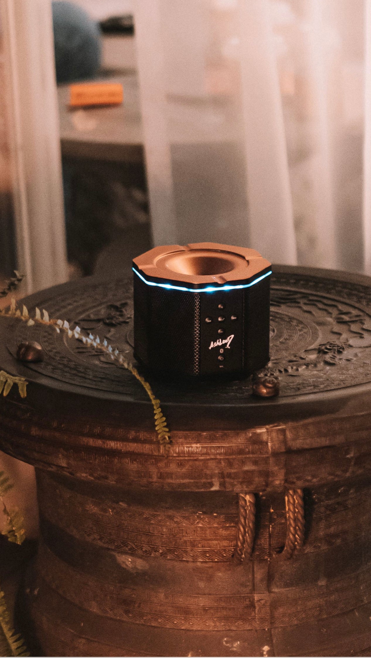 AshLoud V.1 "Ashtray Speaker" Black/Gold dish