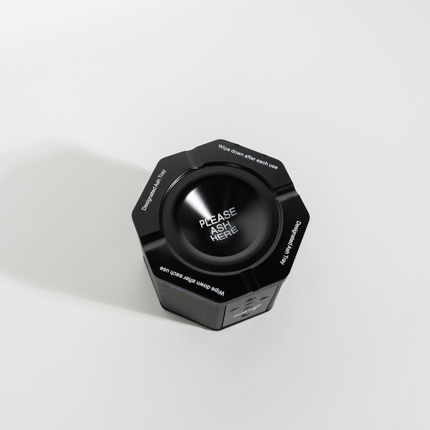 AshLoud V.1 "Ashtray Speaker" Black/Gold dish